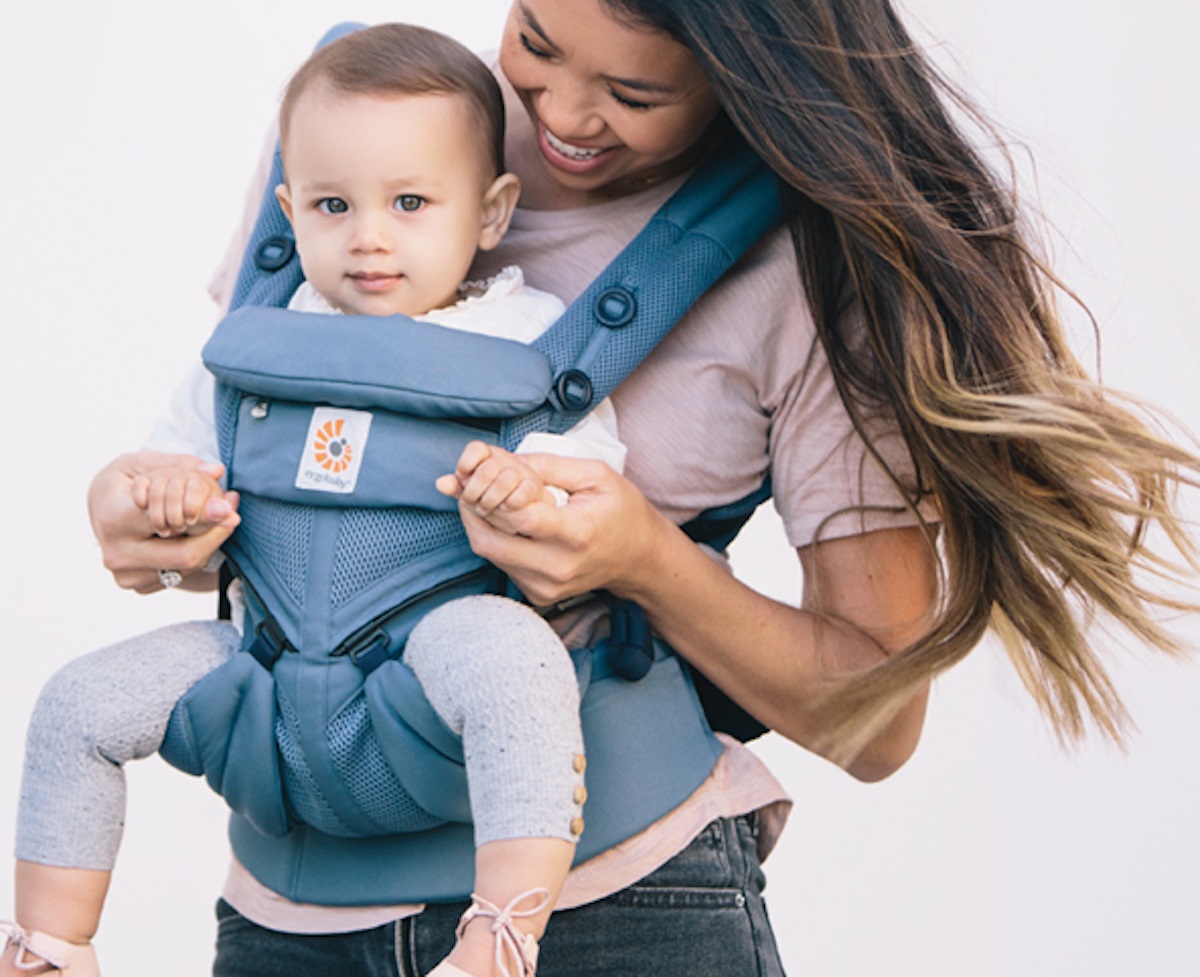 ergonomic baby carrier