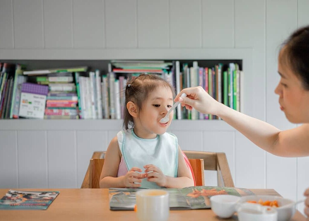 When to Introduce Your Baby to Spoon Babiesmata